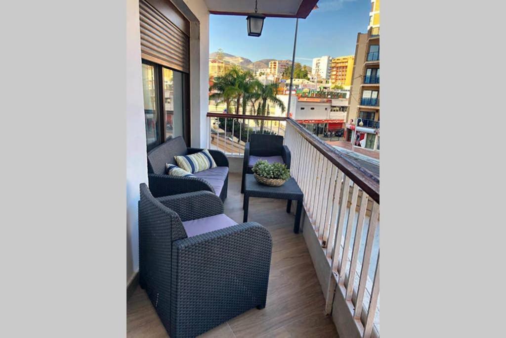 Coqueto Apartamento En Puerto Marina Con Piscina Benalmadena Ngoại thất bức ảnh