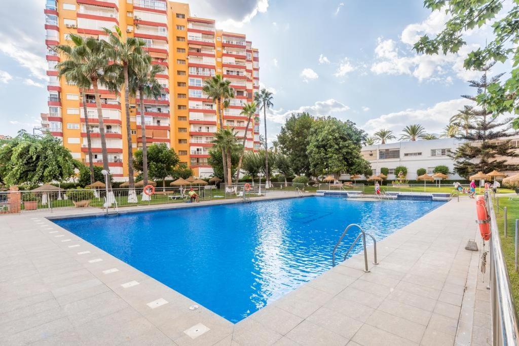 Coqueto Apartamento En Puerto Marina Con Piscina Benalmadena Ngoại thất bức ảnh