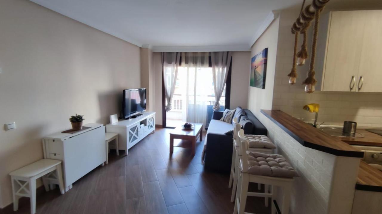 Coqueto Apartamento En Puerto Marina Con Piscina Benalmadena Ngoại thất bức ảnh